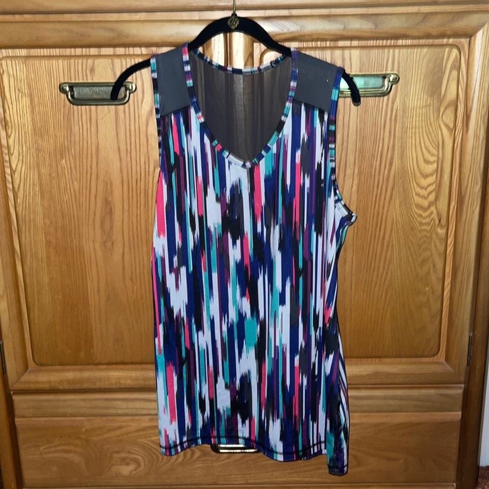Work out tunic goes great with black leggings!